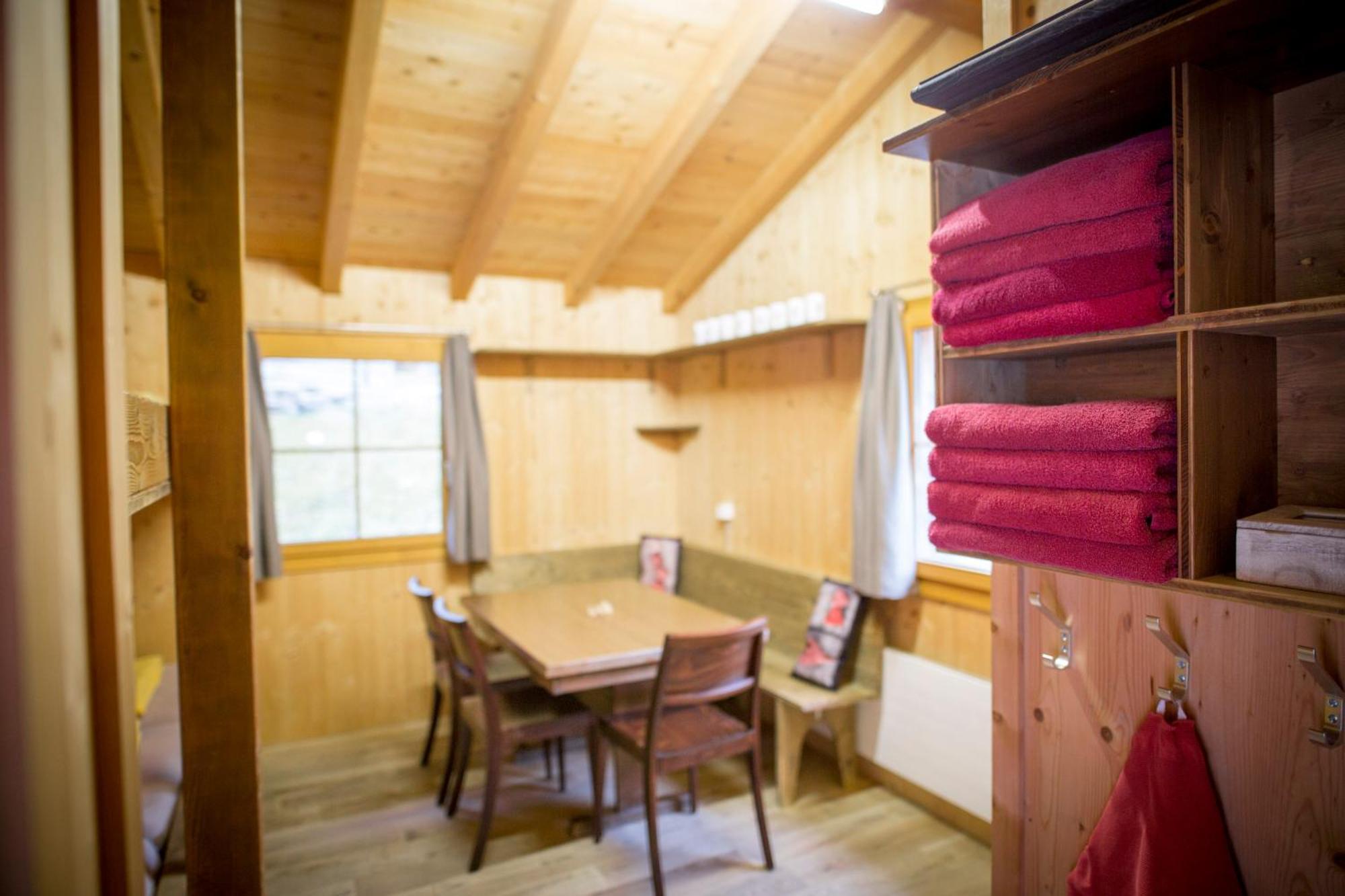 Huettenhotel Husky Muotathal