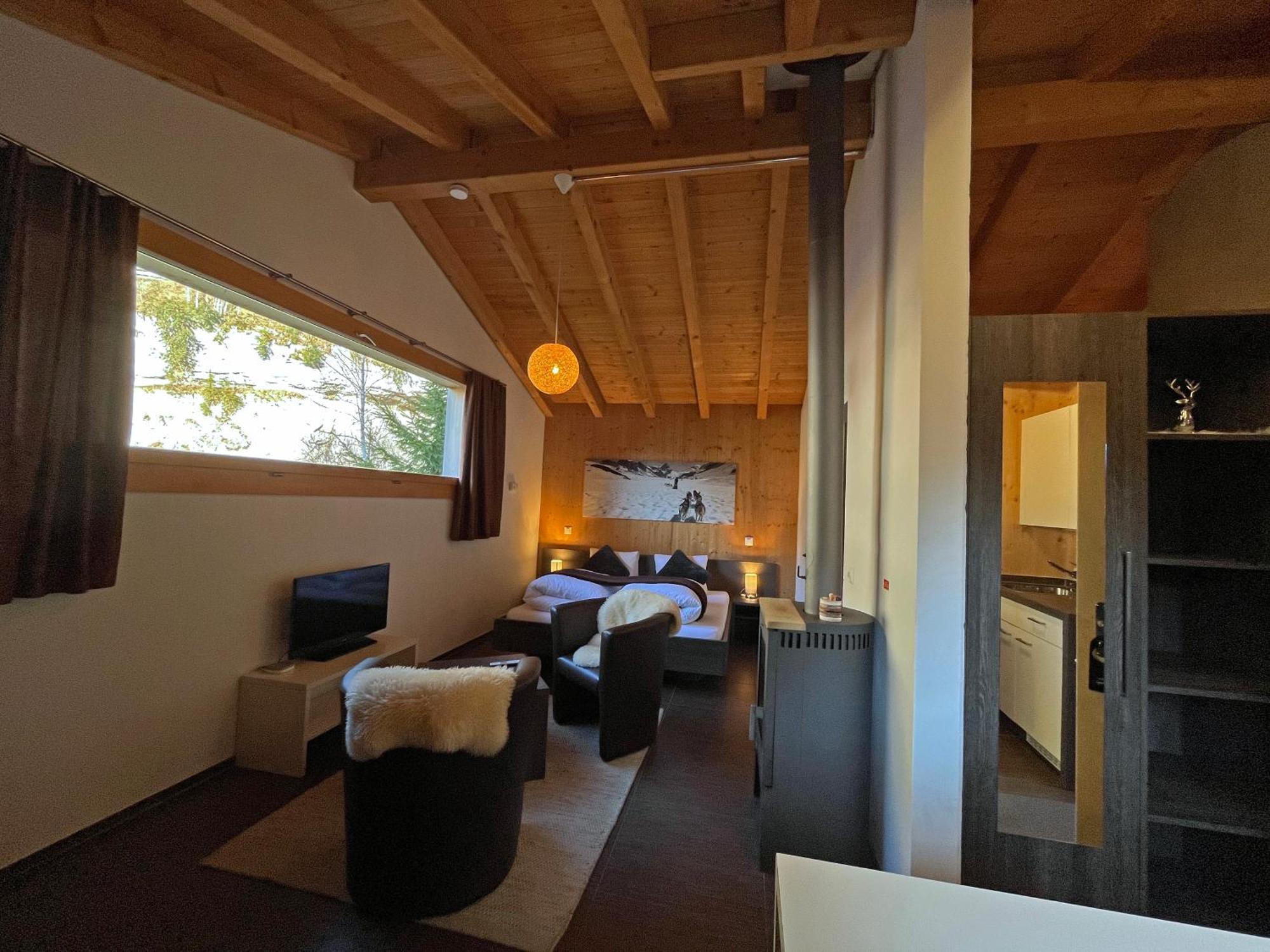 Huettenhotel Husky Lodge Muotathal